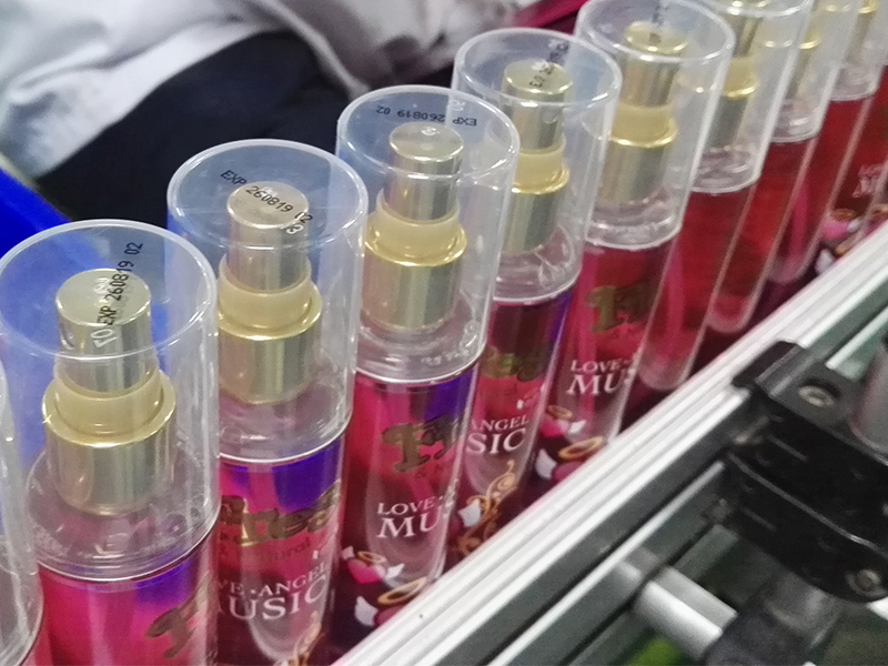 High-speed CIJ coding on cosmetic bottle caps production lines High-speed CIJ coding on cosmetic bottle caps production lines